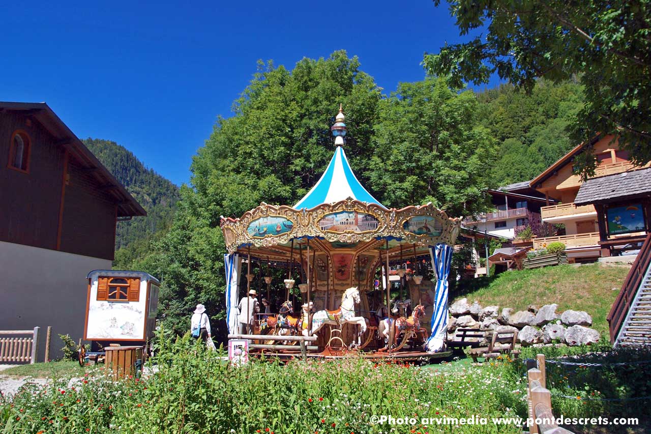 hébergement logement de vacances à la clusaz séjour ski gite chalet alpes france photo arvimedia